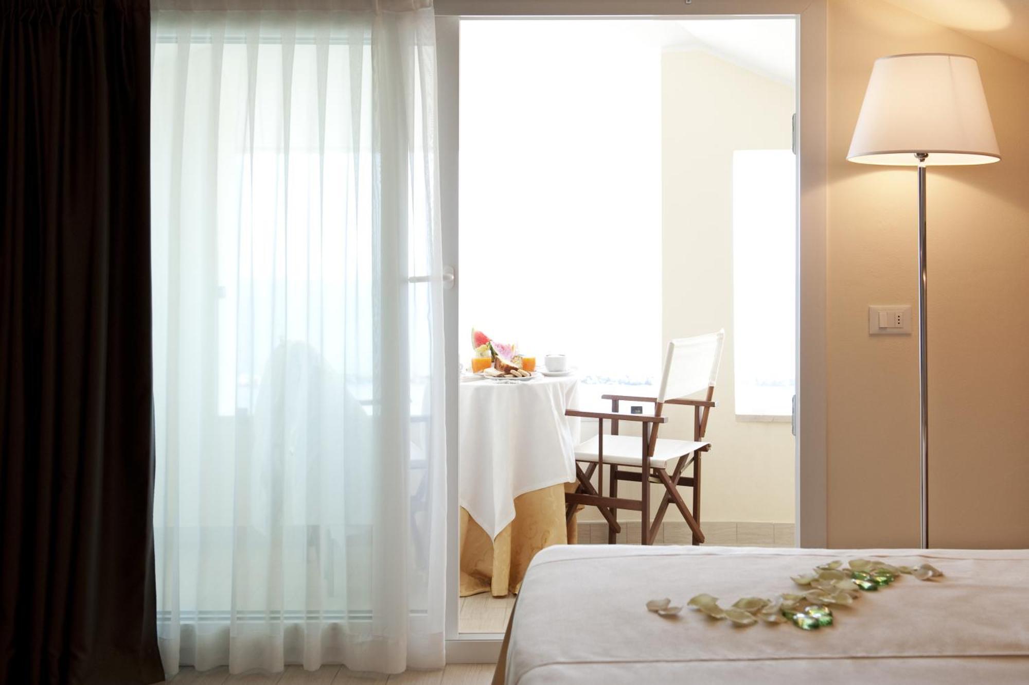 Hotel Aurea Bellaria-Igea Marina Zimmer foto