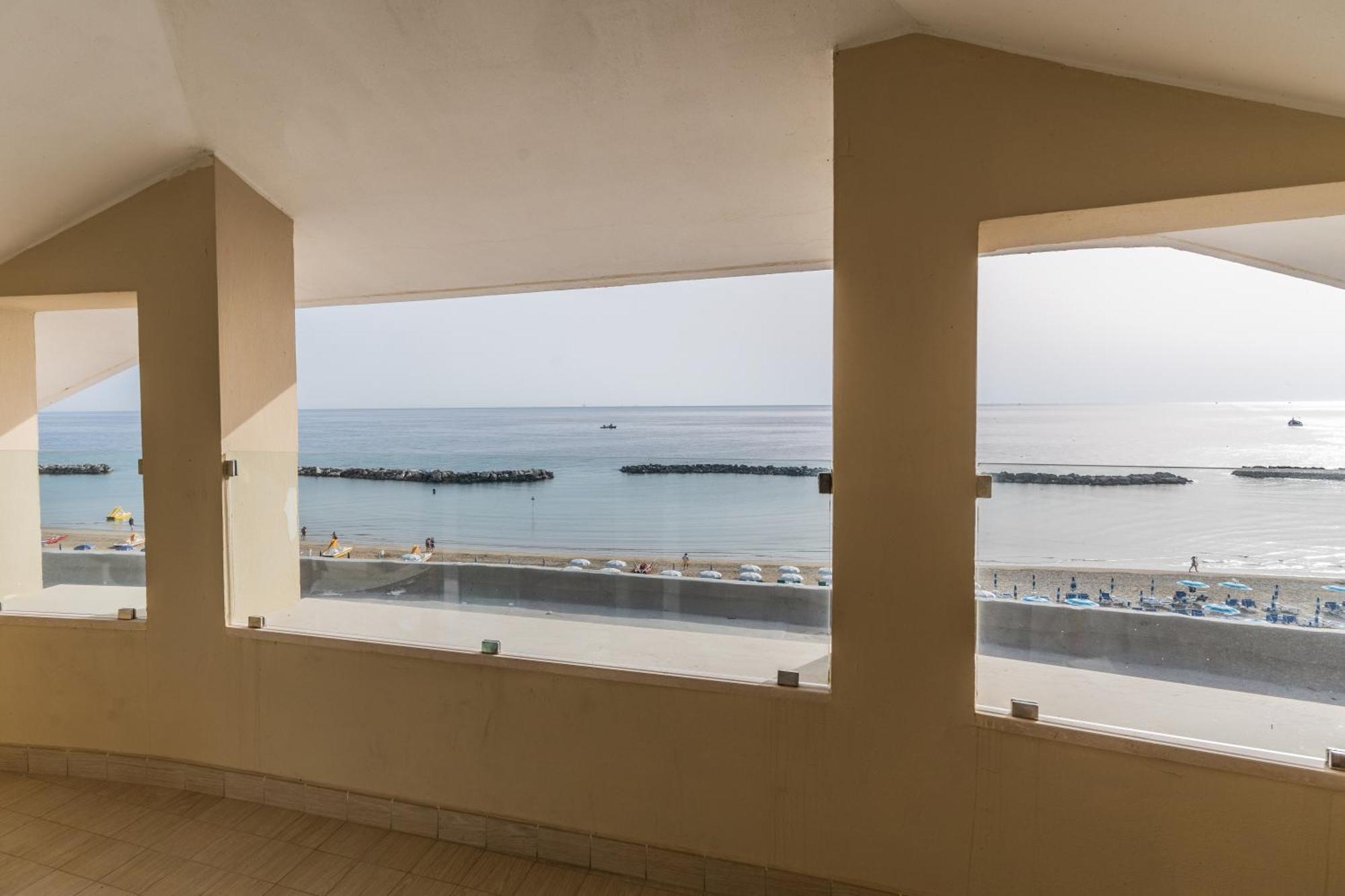 Hotel Aurea Bellaria-Igea Marina Exterior foto